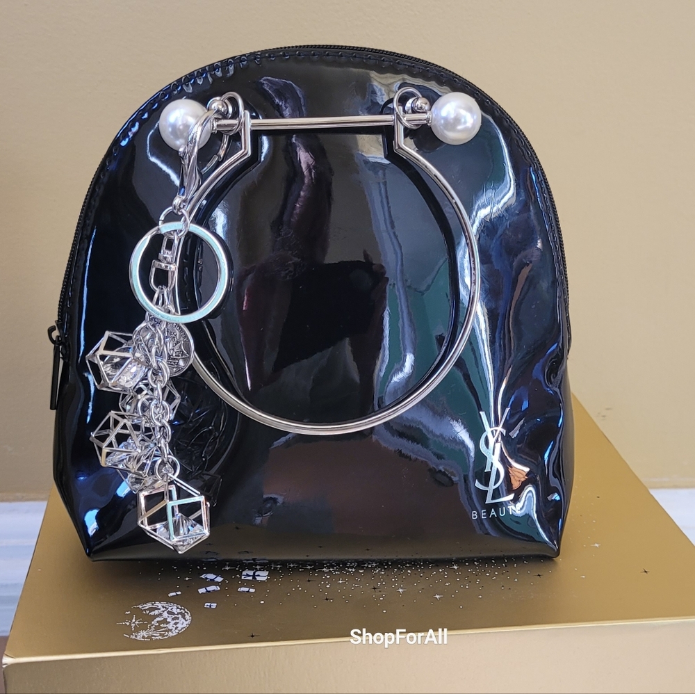 Yves Saint Laurent - Picture 10 of 16